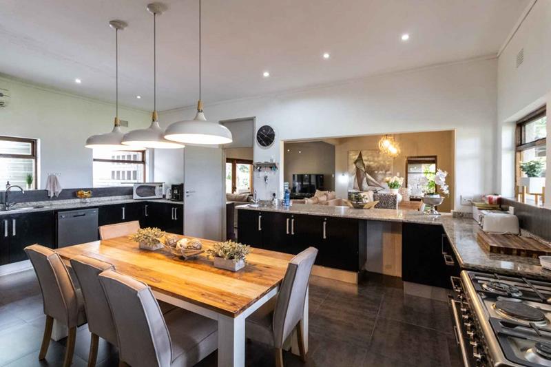 8 Bedroom Farm in Herbertsdale, Mossel Bay For Sale for R 26,500,000