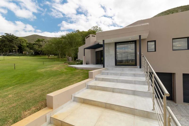 8 Bedroom Farm in Herbertsdale, Mossel Bay For Sale for R 26,500,000