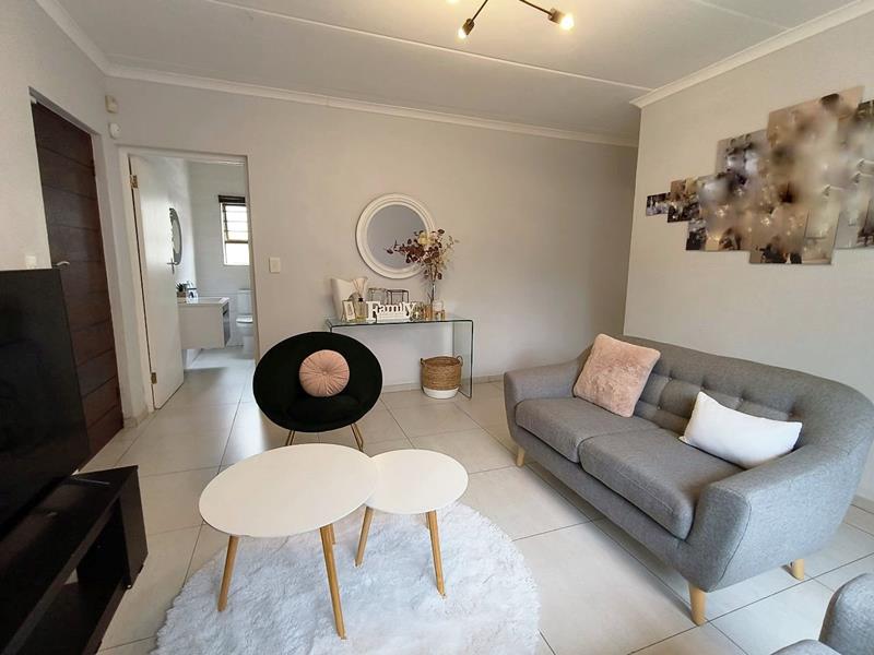 3 Bedroom Cluster in Douglasdale, Sandton Rental Monthly for R 17,500