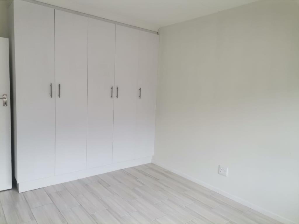 Second floor two-bedroom apartment to rent in Silverstream, Bonnie Doon