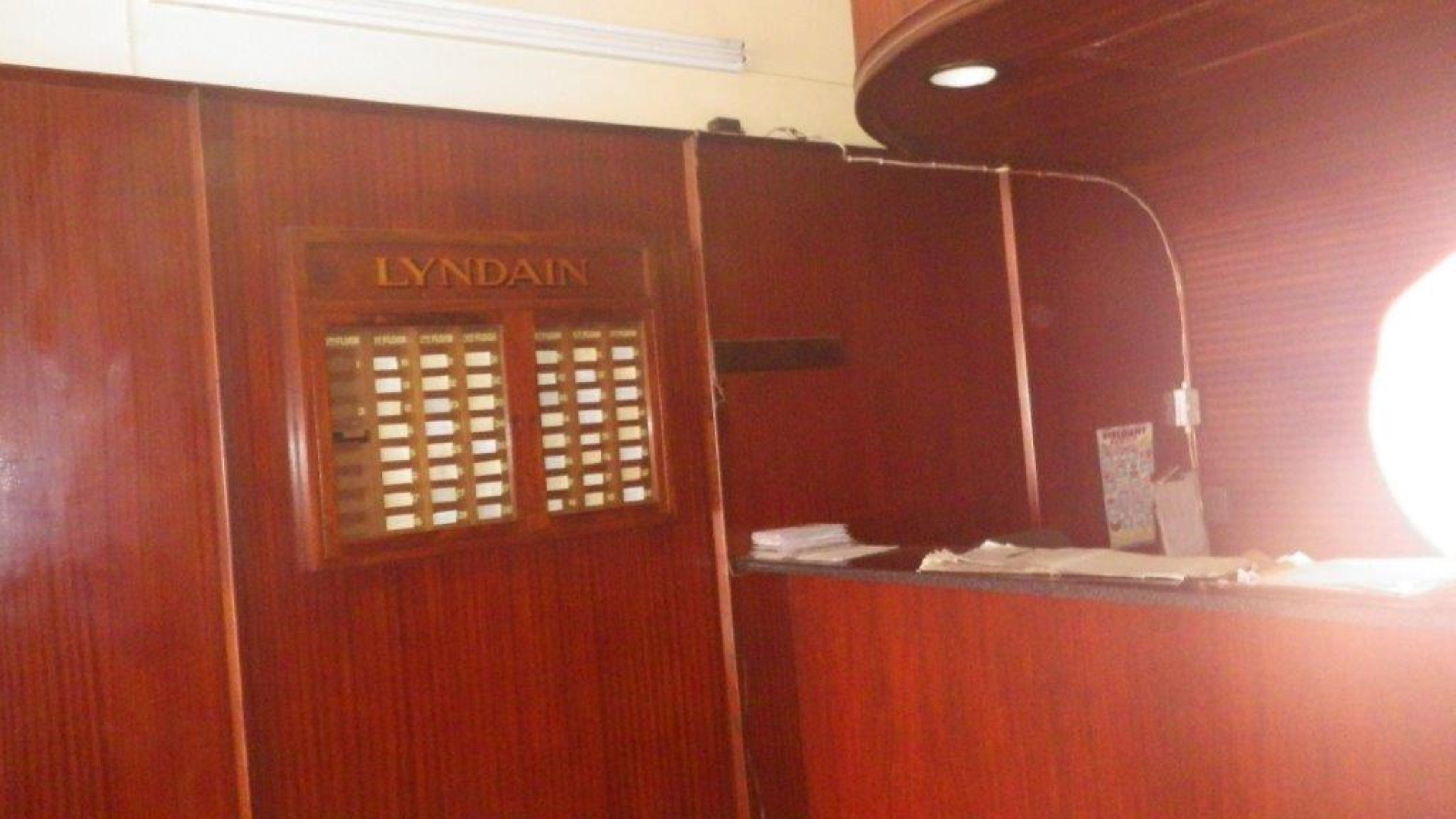 Spacious bachelor unit to rent at Lyndain Court!