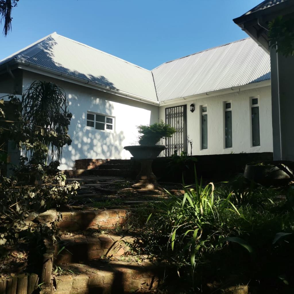 Exquisite four-bedroom house to rent in Lanarth Avenue, Bonza Bay