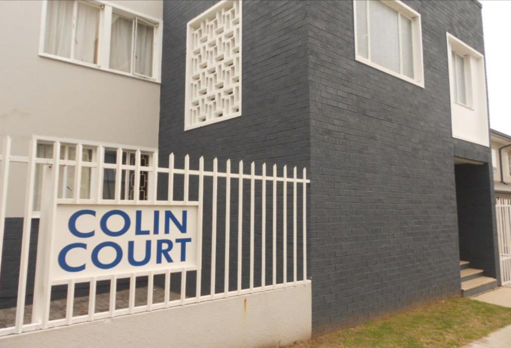 Neat two-bedroom flat in Colin Court, Berea