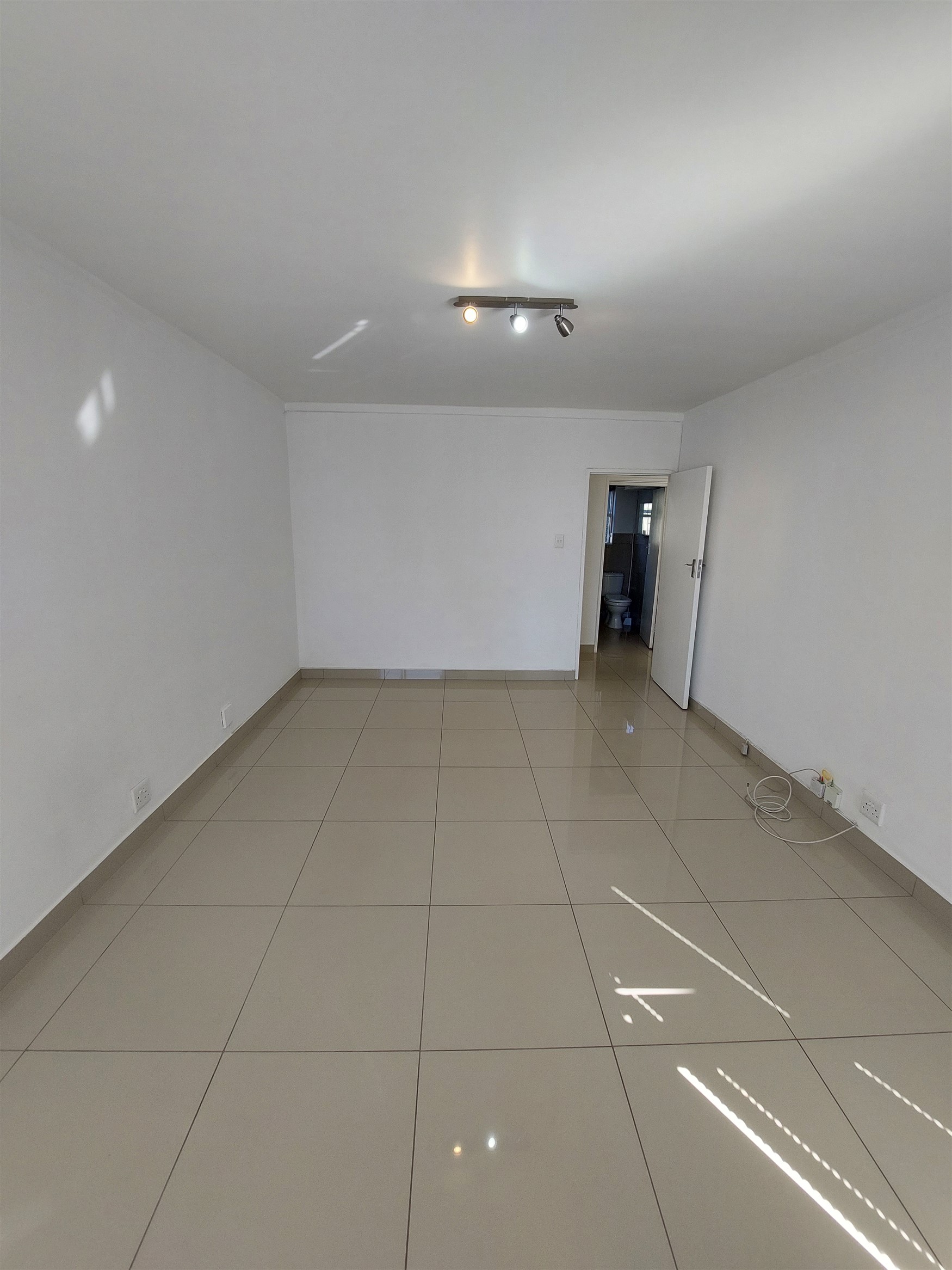 Modern 2Bedroom Flat To Rent in Sea Point with Balcony 2463_18
