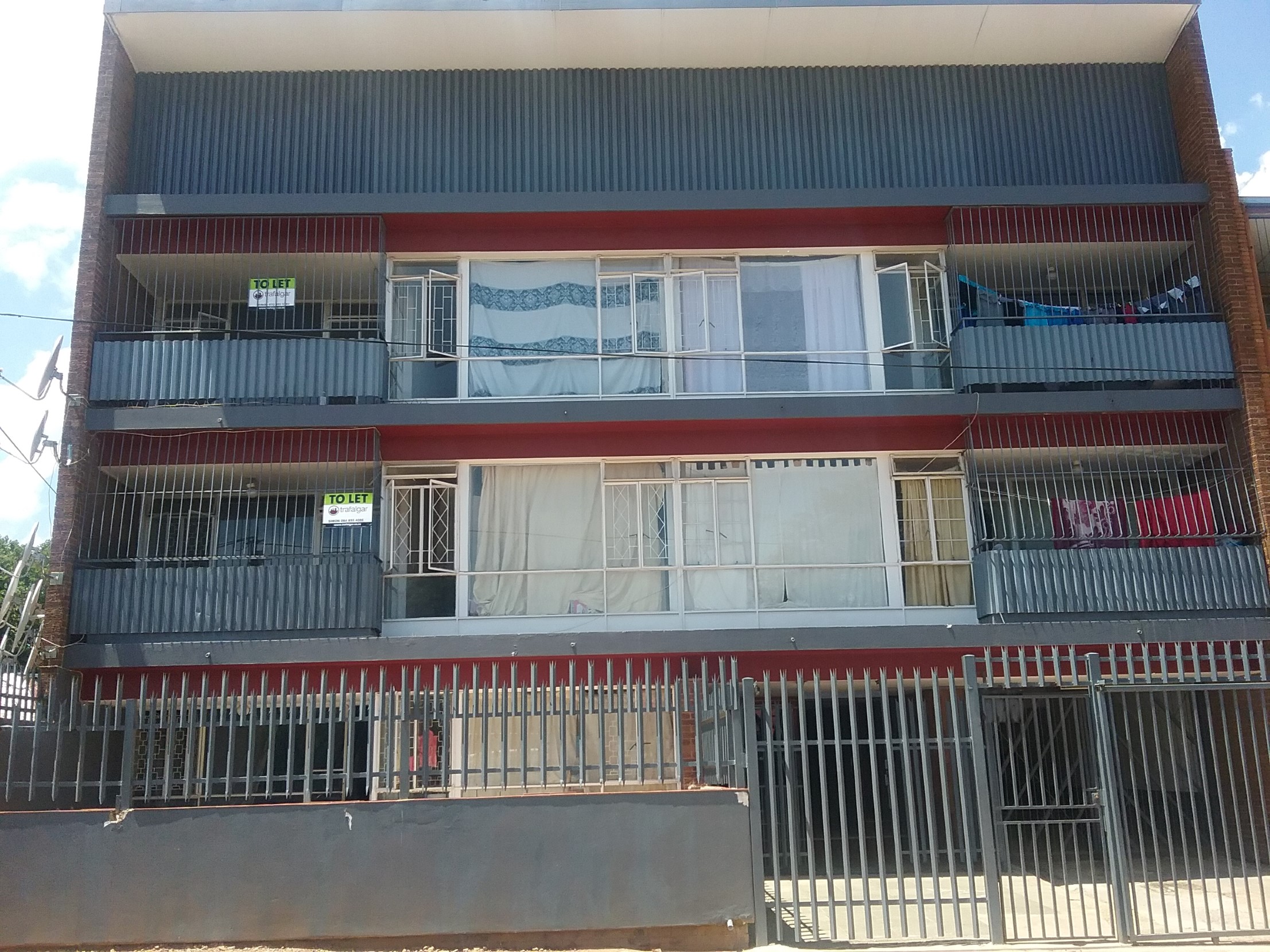 Unit available immediately at Uri Court Yeoville 