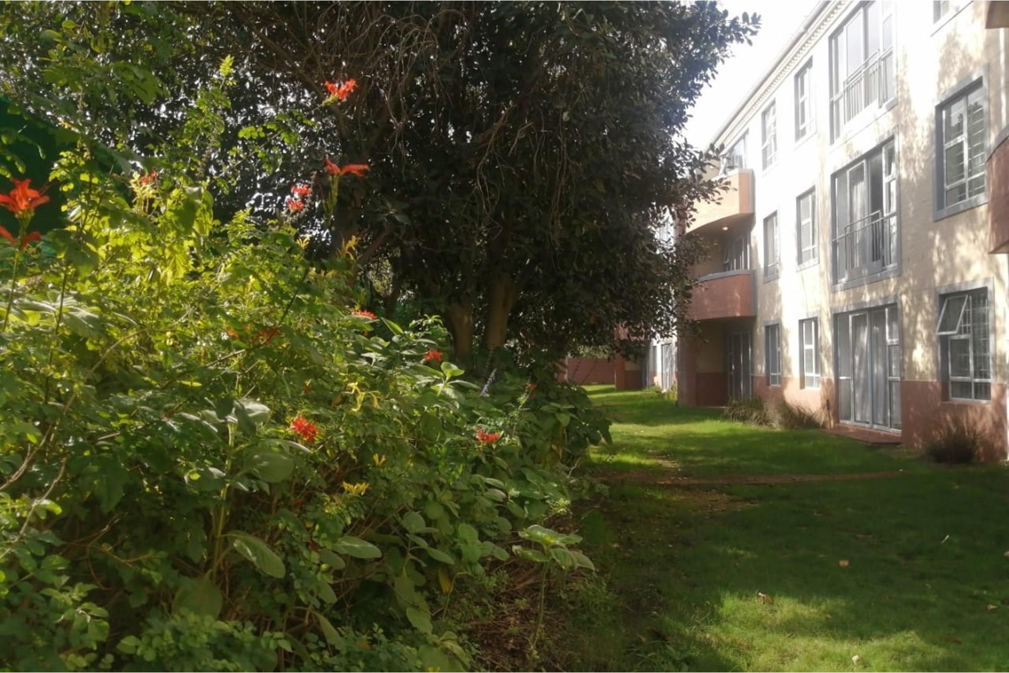 For Sale Pinelands Apartment with 2 Bedrooms, Pools, Gym, and Security