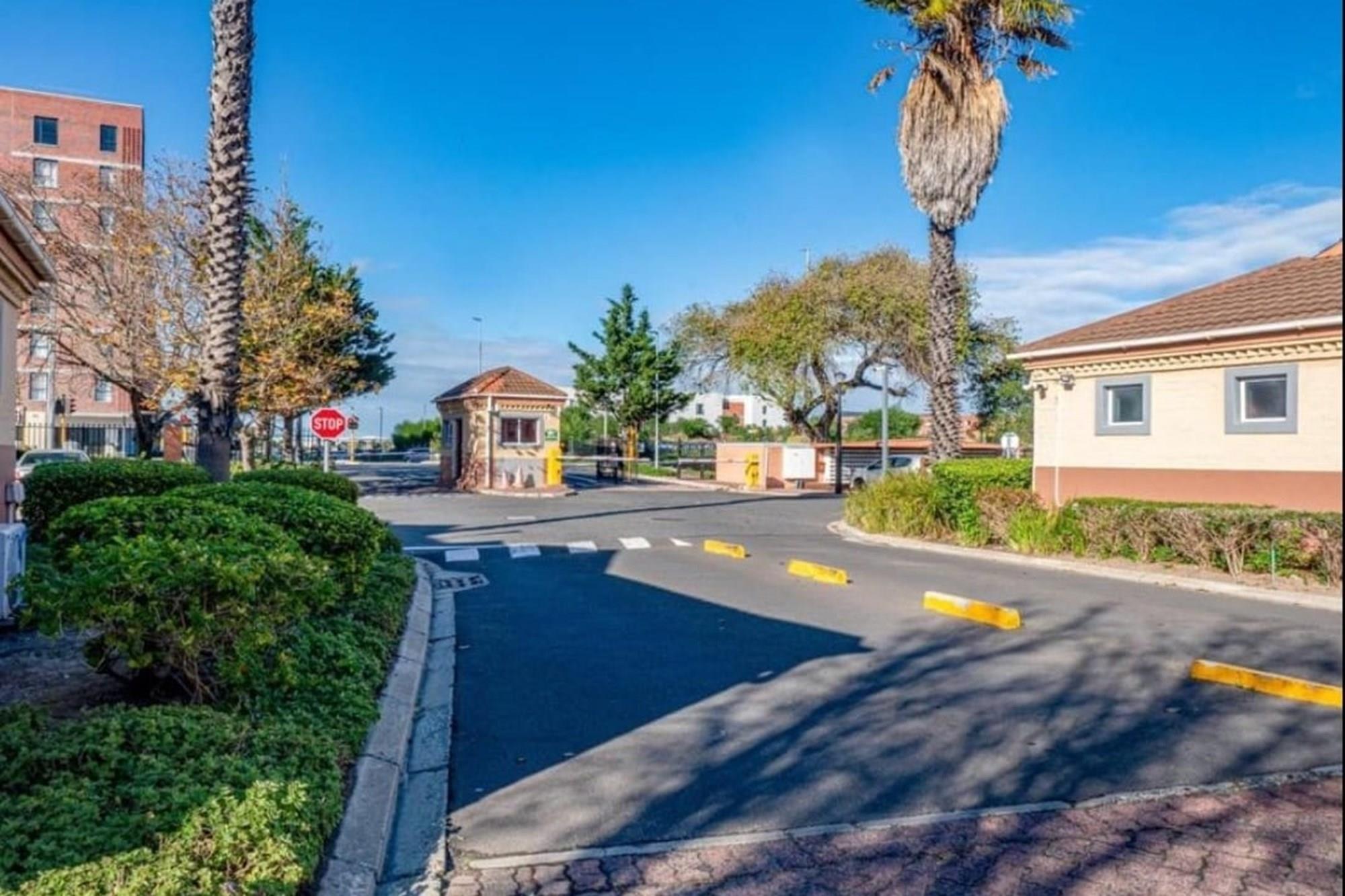 For Sale Pinelands Apartment with 2 Bedrooms, Pools, Gym, and Security