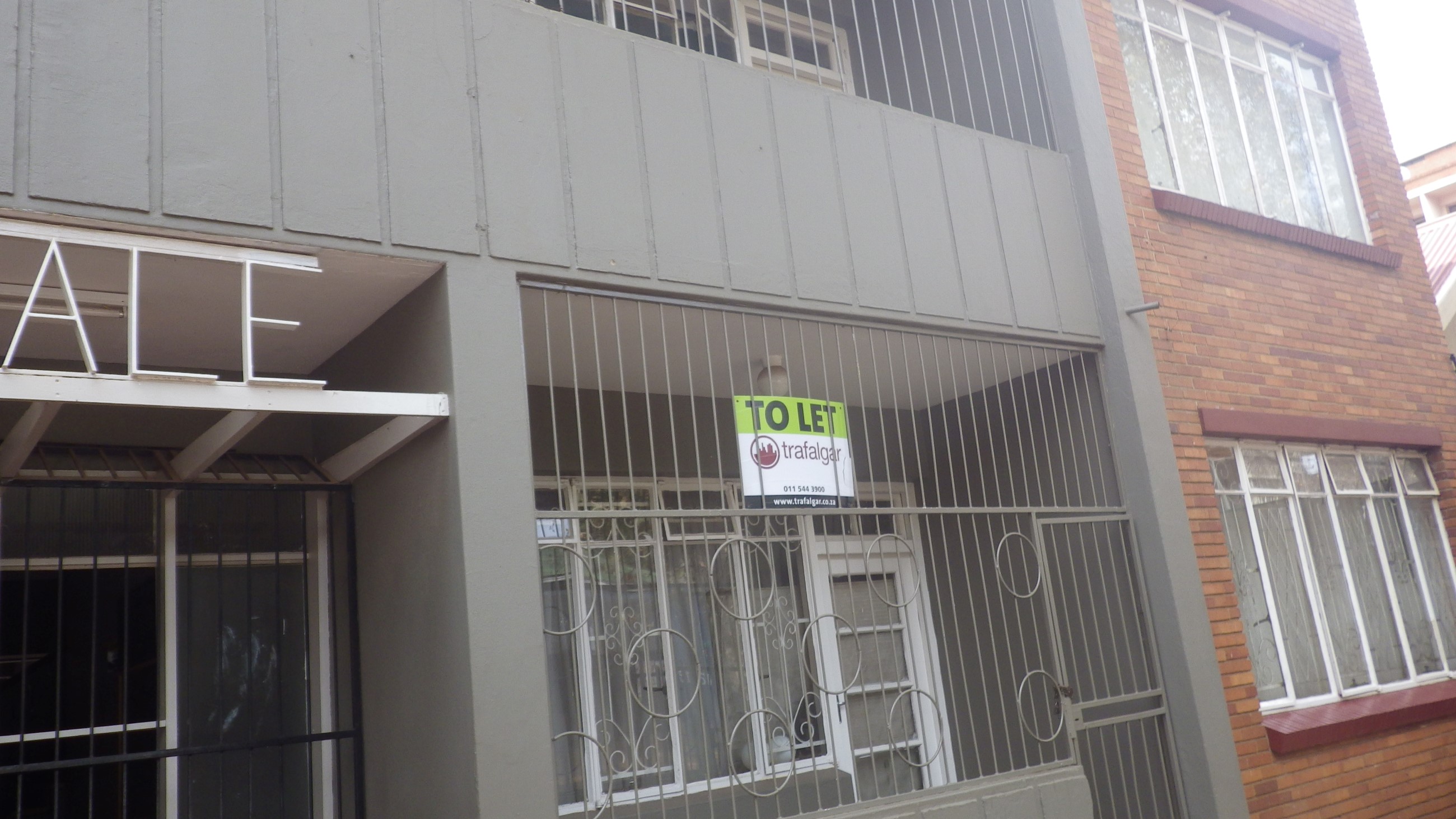 Spacious Bachelor Flat To Rent in Yeoville with Nearby Amenities 707F_7 MyProperty