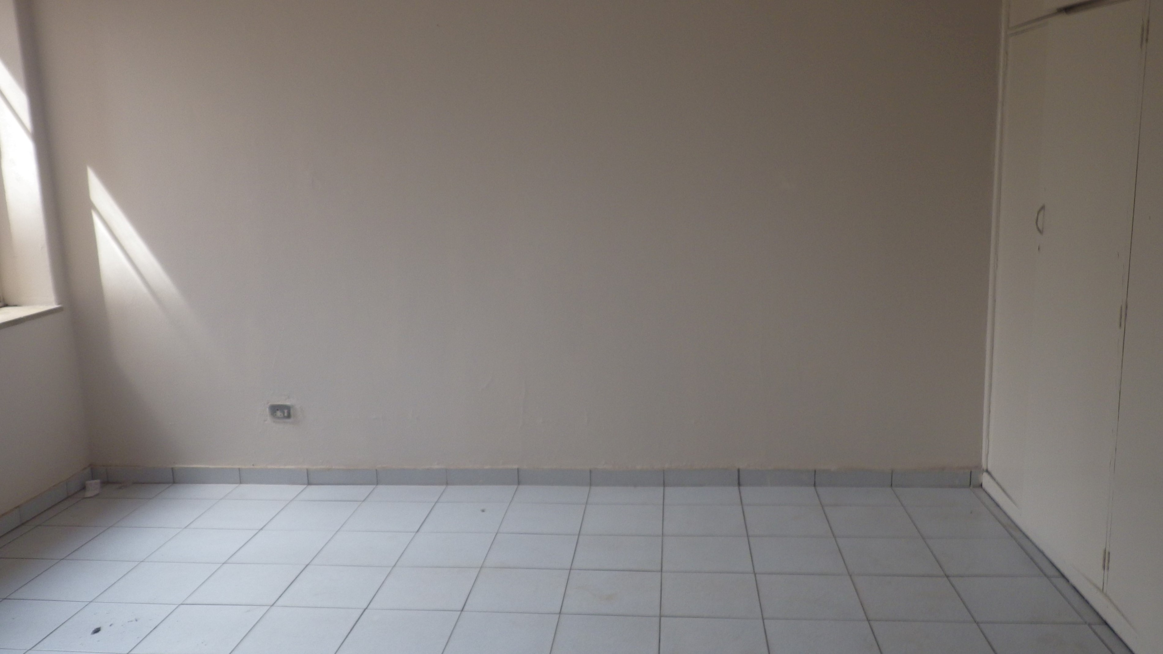Spacious Bachelor Flat To Rent in Yeoville with Nearby Amenities 707F_7 MyProperty