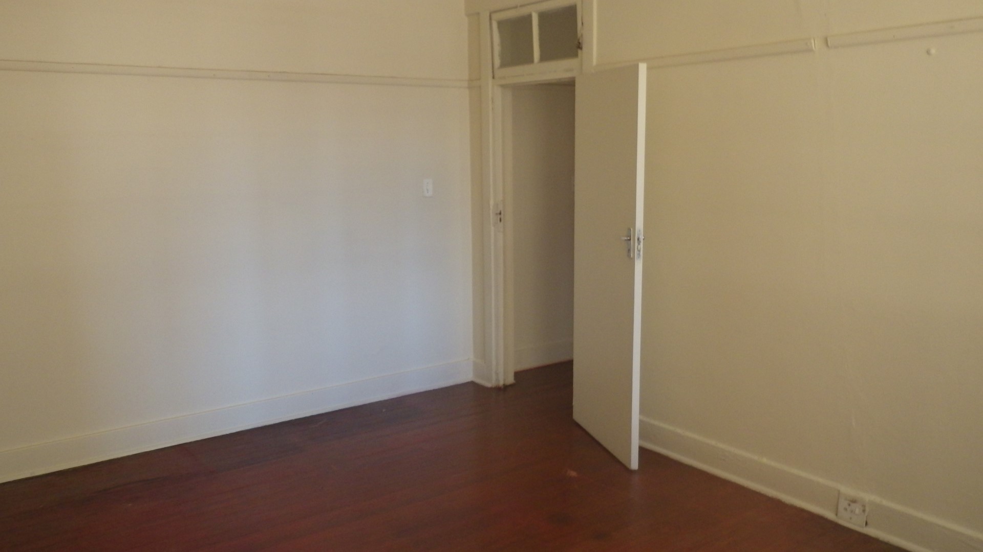 Spacious 2 Bedroom Flat To Rent in Berea with Security Features 9542