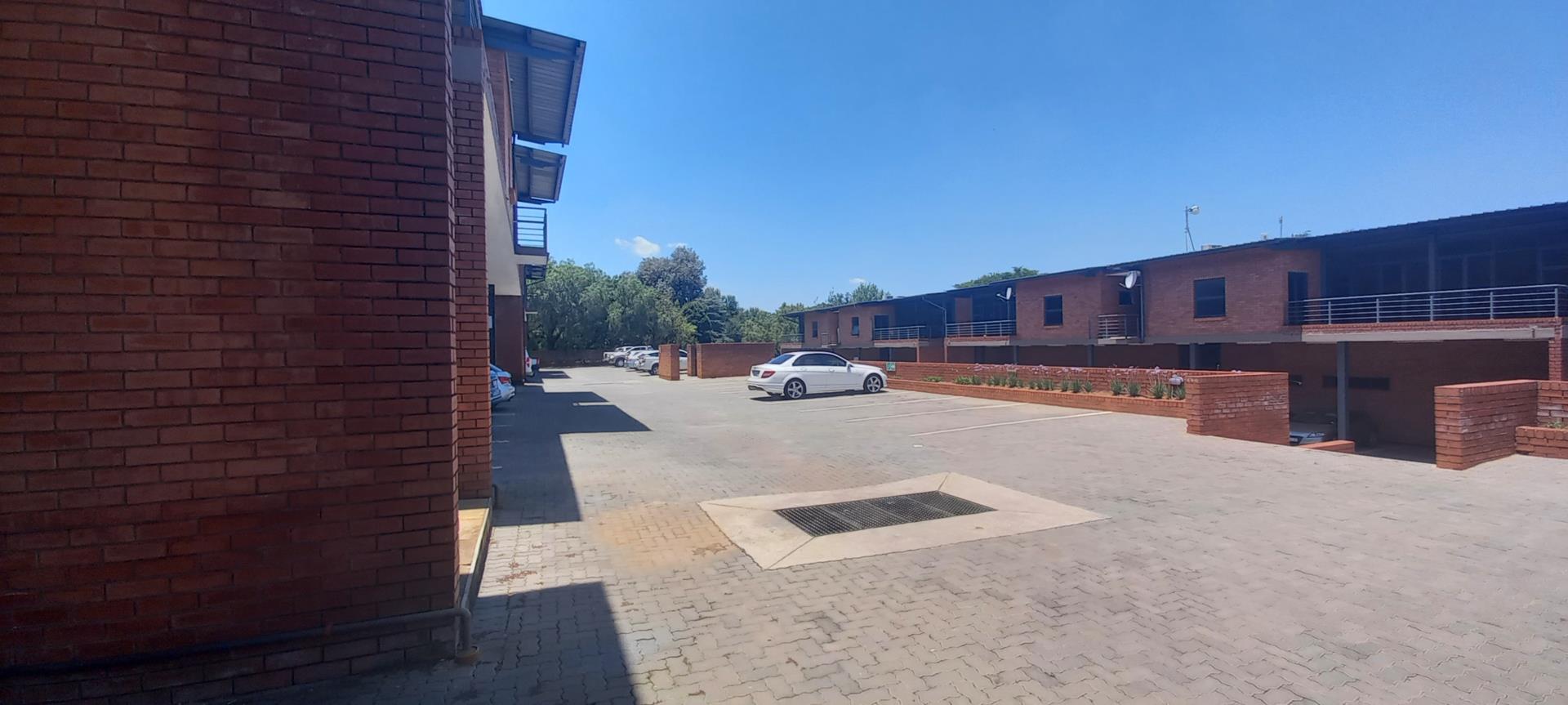 89m-office-in-die-hoewes-centurion-for-sale-for-r-1-207-500-a00003819