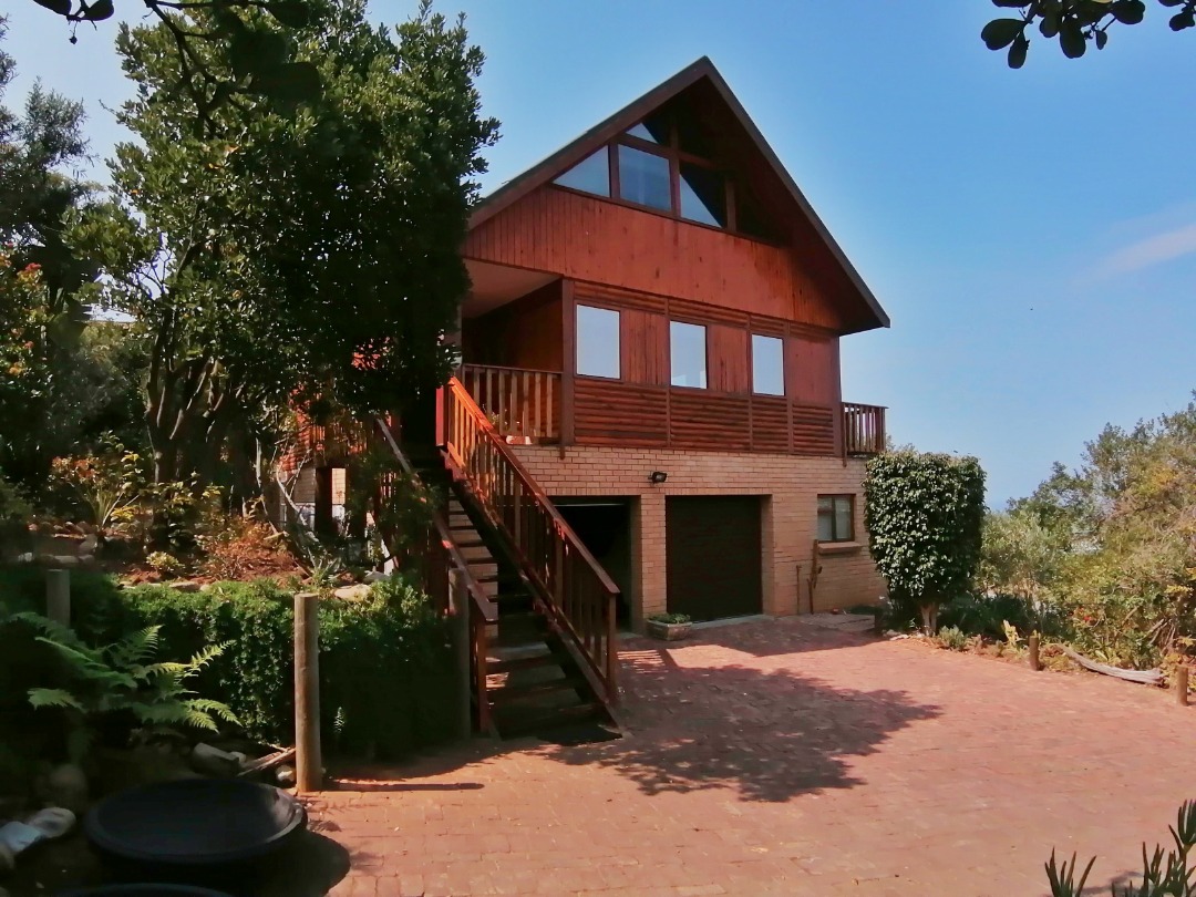 Spectacular Ocean Views! House for Sale in Outeniqua Strand. 