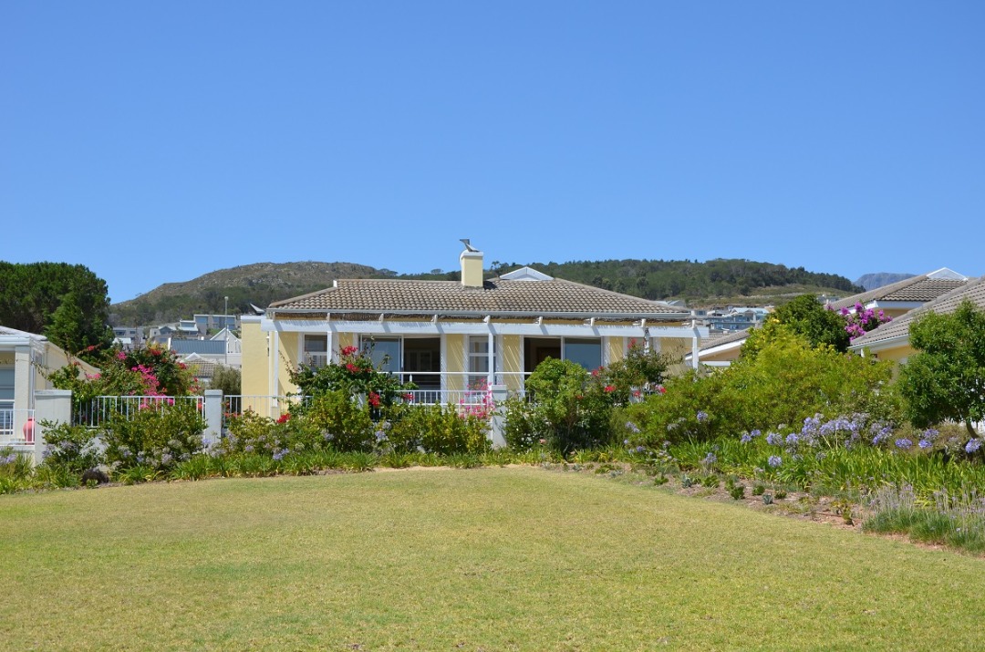 Fernwood Estate, Somerset West properties and houses for sale 1 to 1