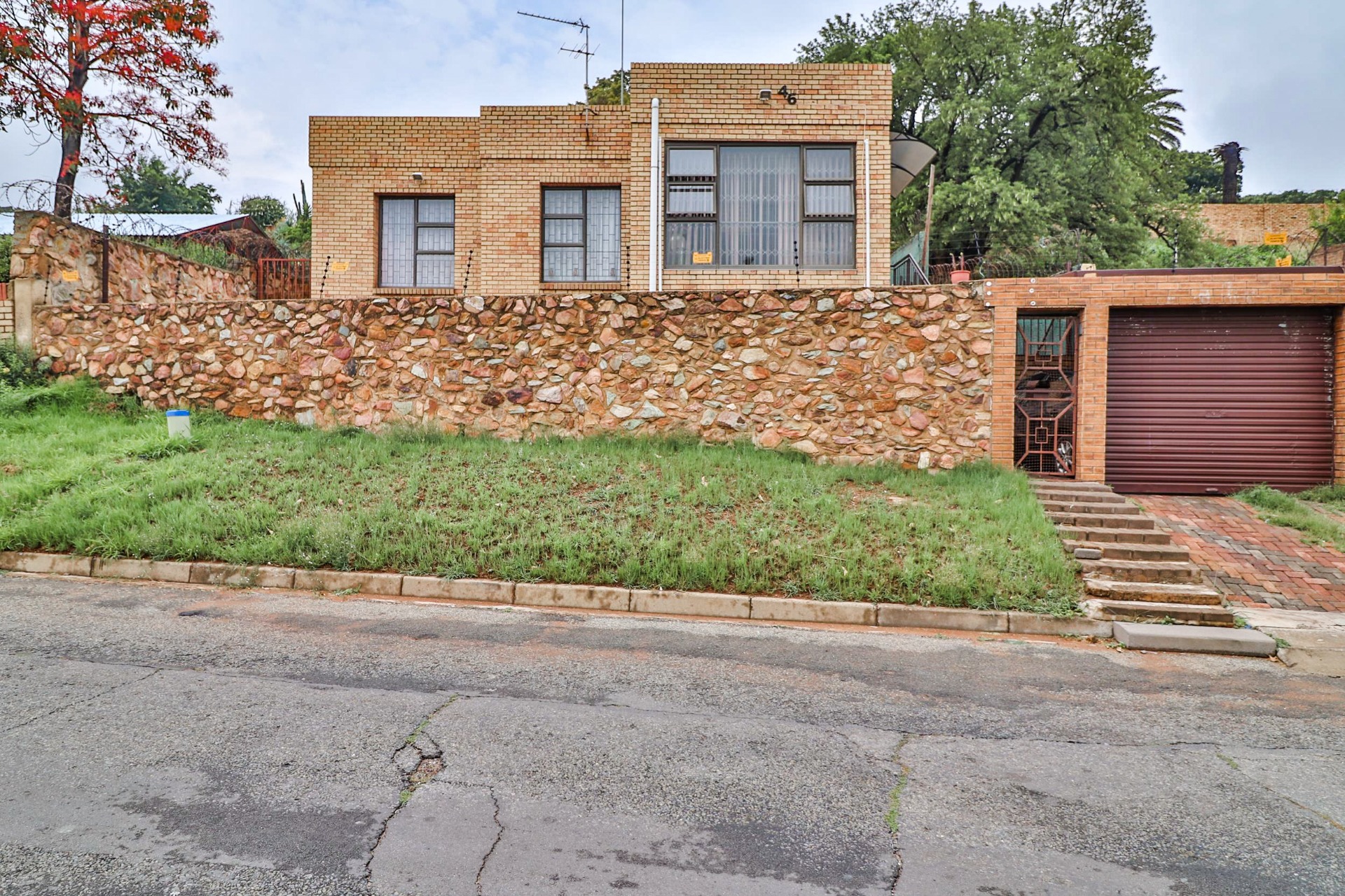 Property and houses for sale and rent in Hursthill, Johannesburg