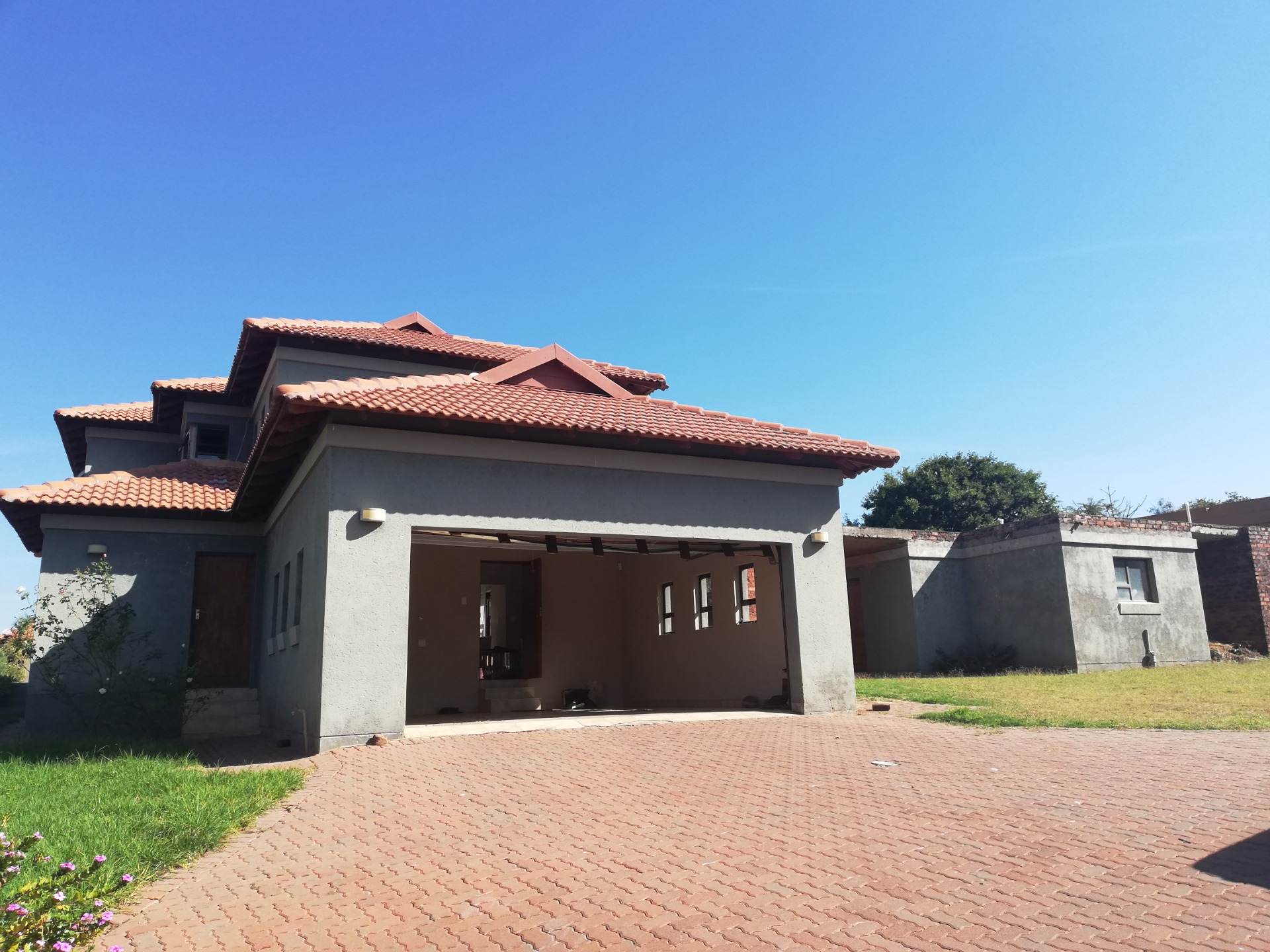 Property and houses for sale and rent in Birdwood Estate, Hartbeespoort