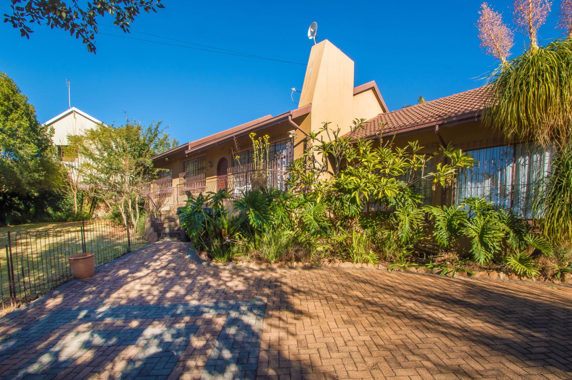 Property and houses for sale and rent in Wilro Park, Roodepoort