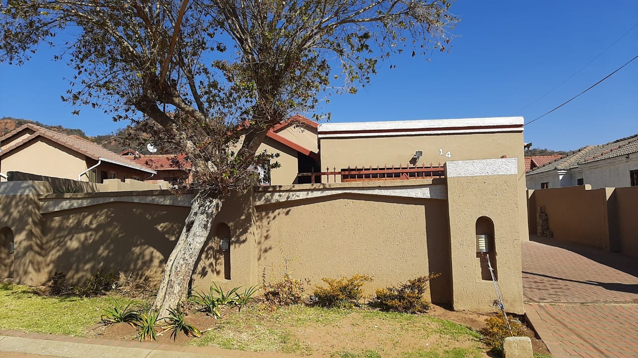 Property and houses for sale and rent in Meredale, Johannesburg