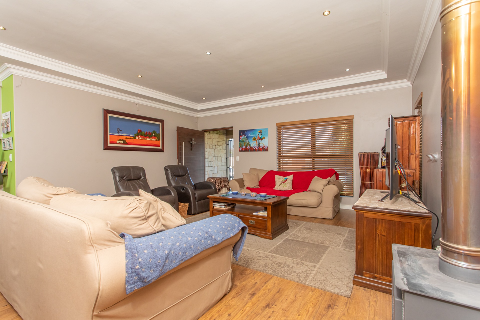 Modern Family Home For Sale in Sonkring, Ideal for Young Families 