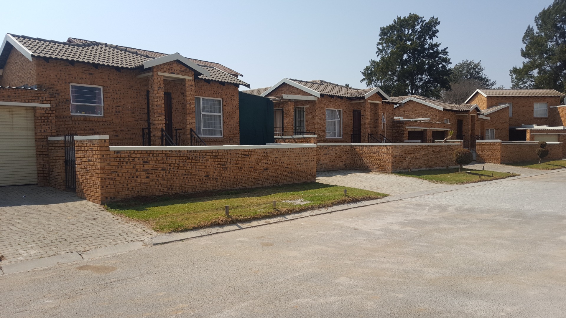 Property and houses for sale and rent in Honeypark, Roodepoort MyProperty