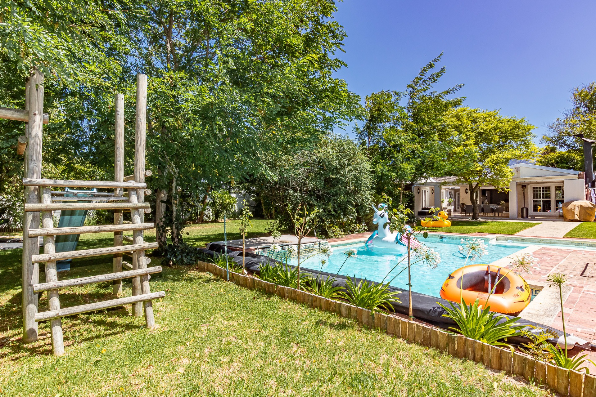 Modern Family Home For Sale in Constantia Light, Spacious, Entertainer