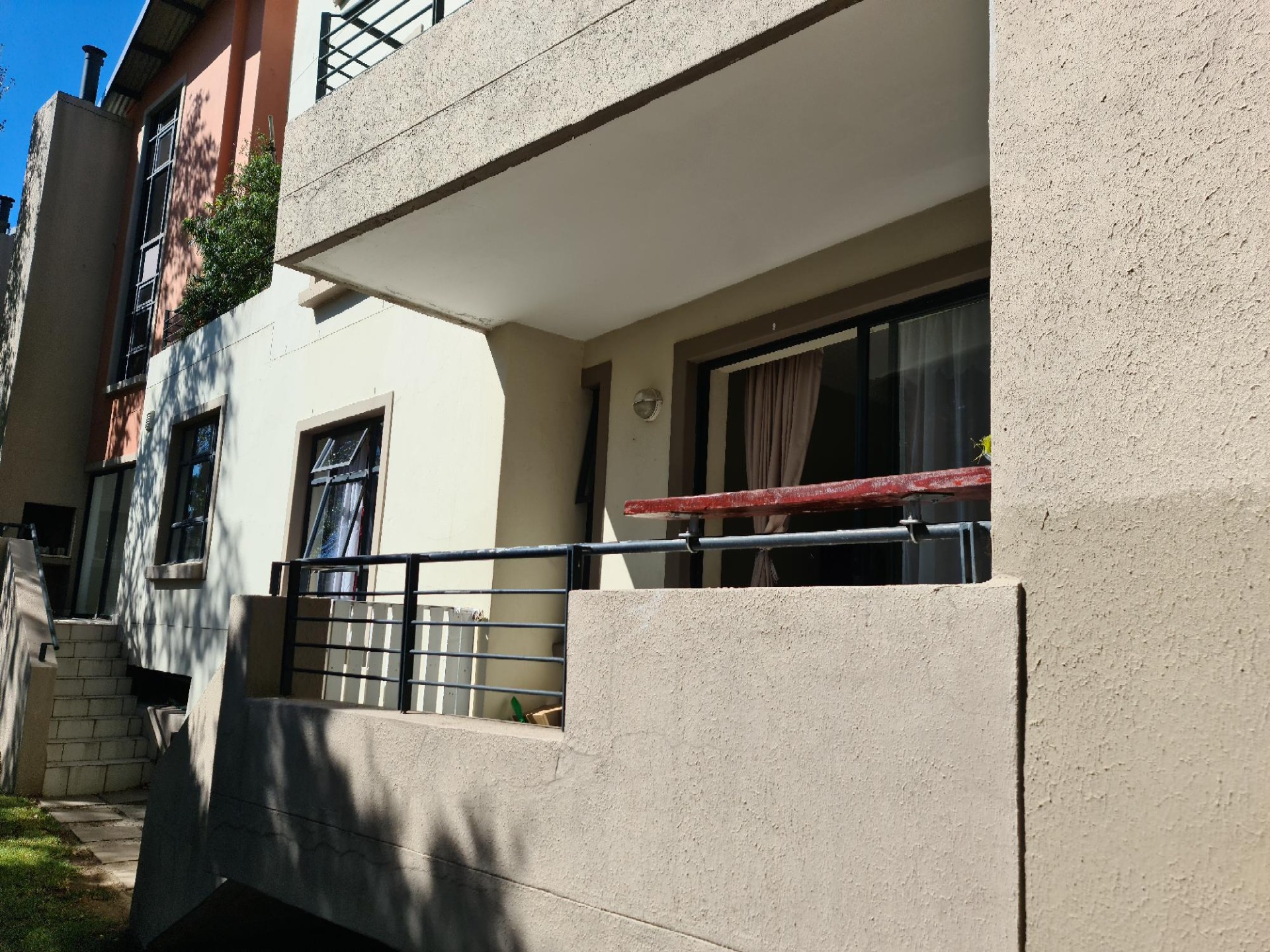 Ground Floor Apartment For Sale, Somerset West Central North Facing