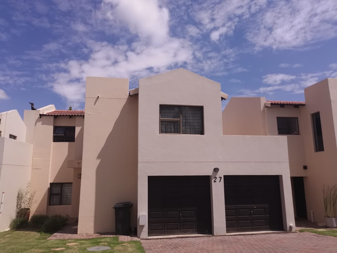 3 Bedroom Townhouse For Sale in Eagle Trace Estate ENT0218746 MyProperty