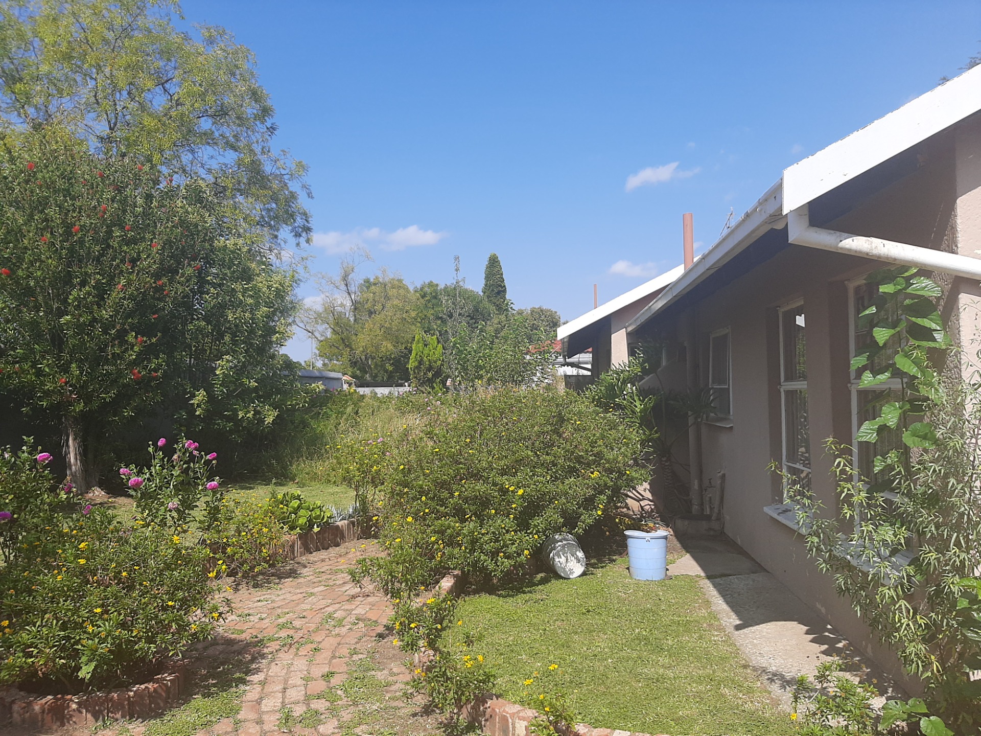 3 Bedroom House For Sale in Crystal Park for R970,000 ENT0220018