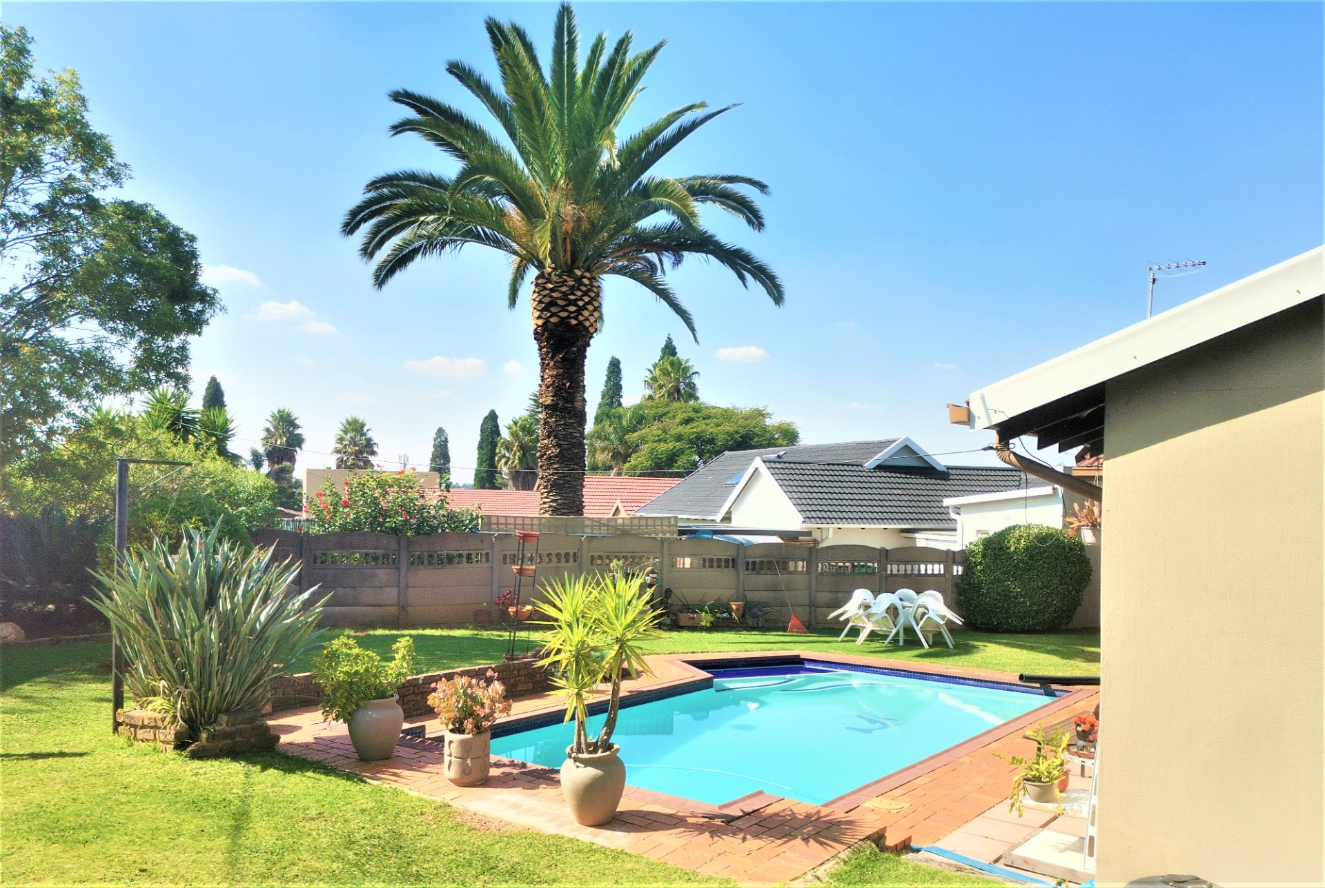 3 Bedroom House For Sale in Van Riebeeck Park for R1,400,000 ENT0223906