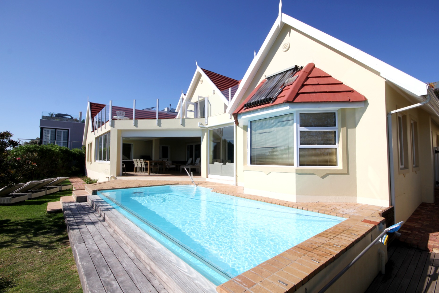 Luxurious 4Bedroom House for Sale in Pezula Golf Estate ENT0224947