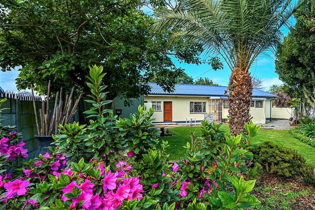 Sunny Blanco House for Sale with Spacious Rooms and Potential 