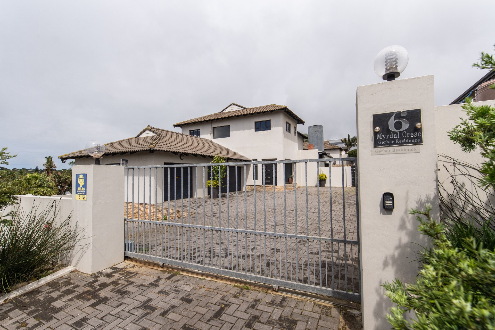 4 Bedroom House in Lovemore Heights, Port Elizabeth For Sale for R
