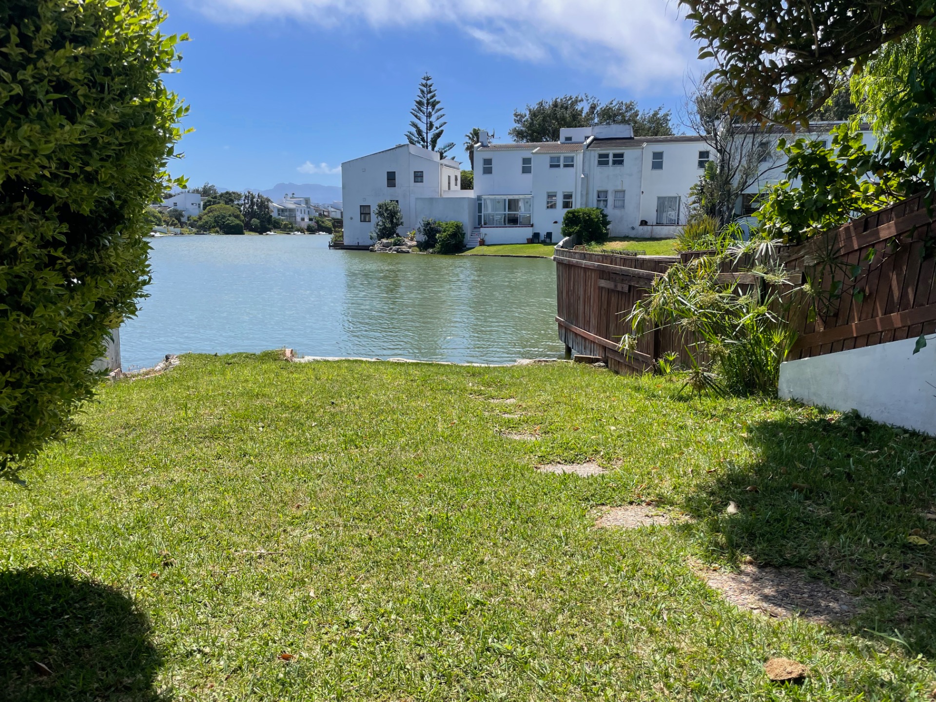 3 Bedroom Townhouse For Sale in Marina Da Gama, 14 Eastlake Island Way