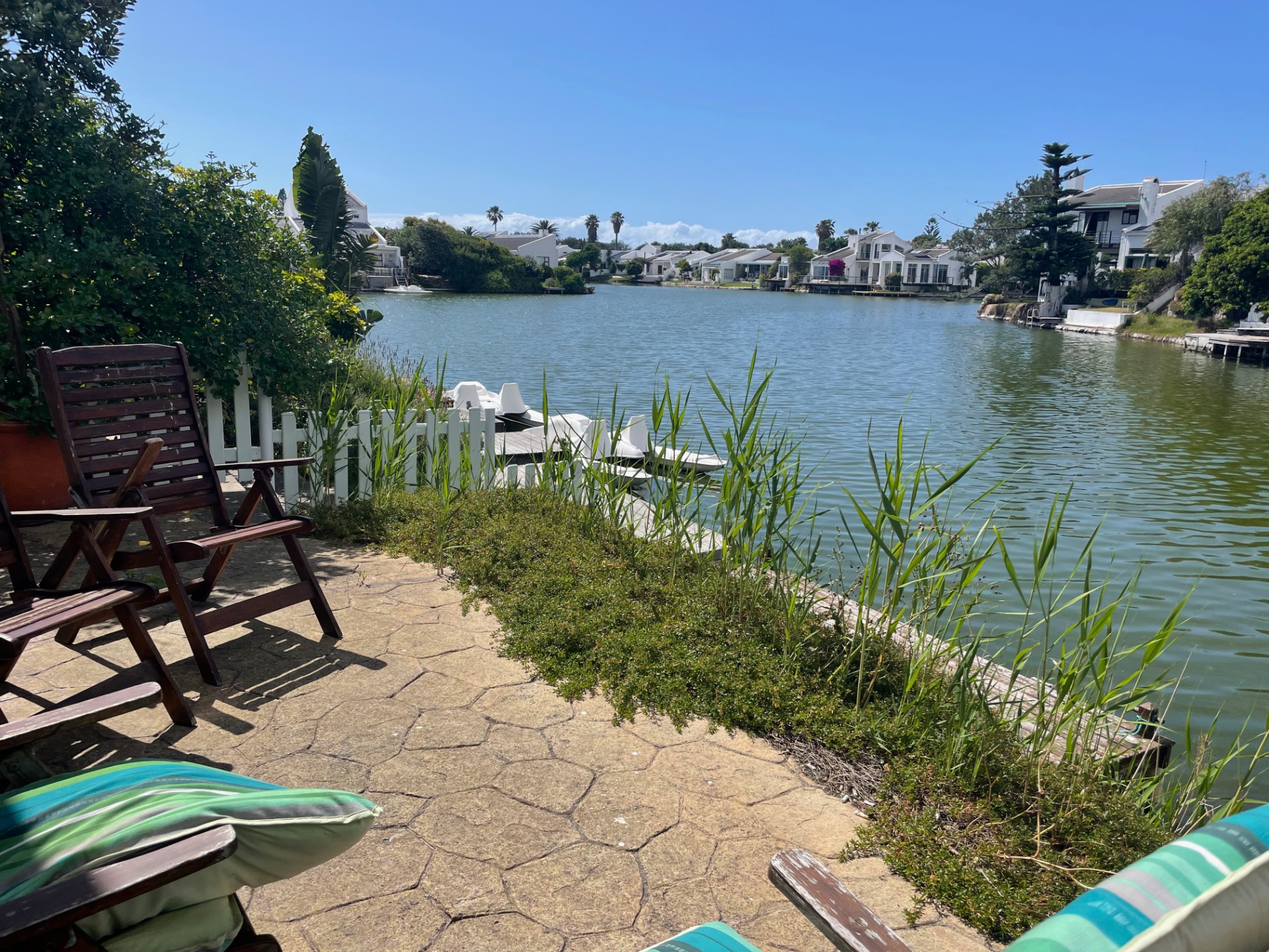 Stunning Waterfront Townhouse For Sale in Marina Da Gama ENT0237783