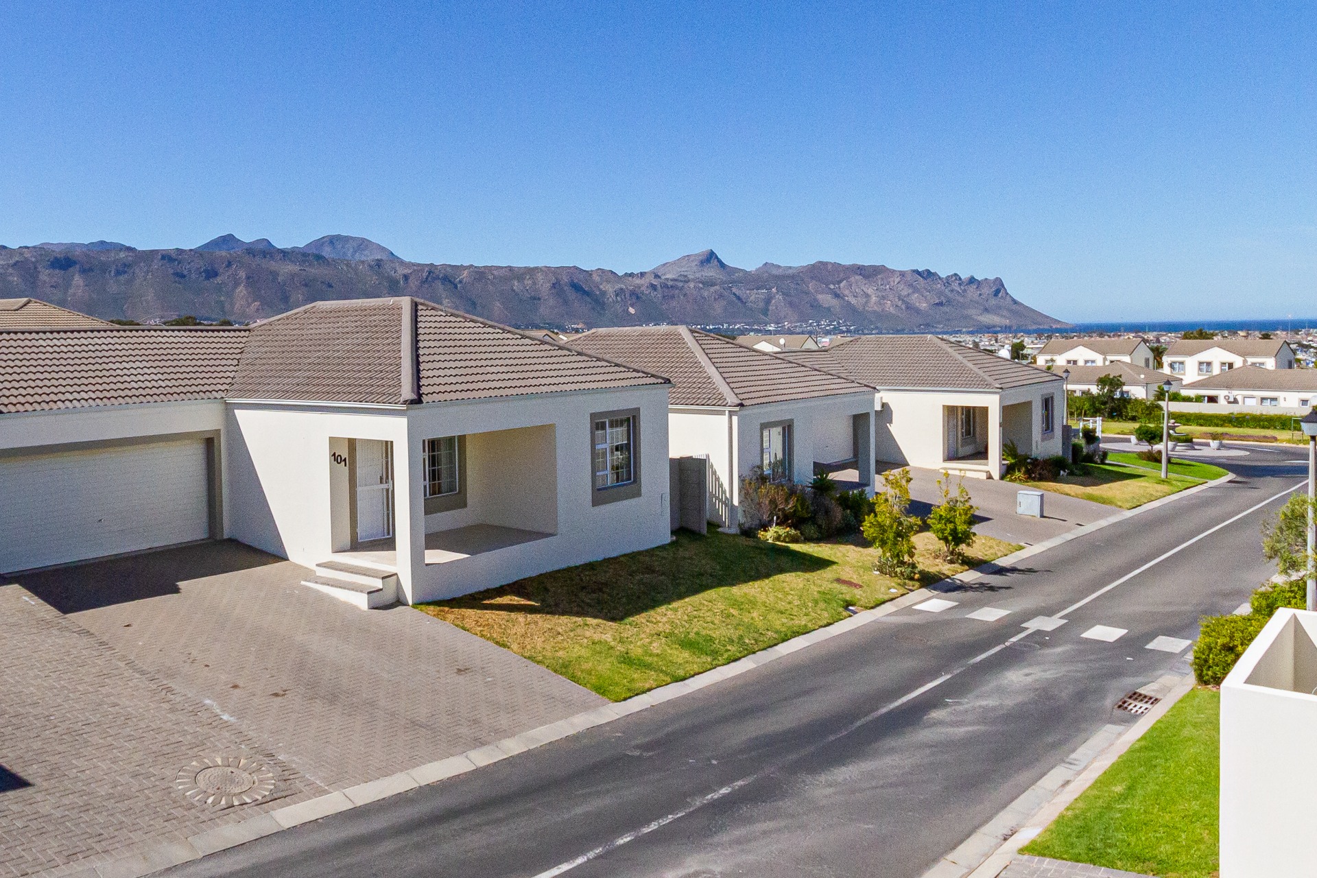 Stunning 3Bedroom House for Sale in Fernwood Estate, PetFriendly