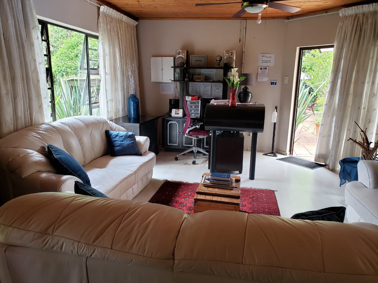 Charming Guest House For Sale in Heatherdale AH, 17 Rooms, Pool. 