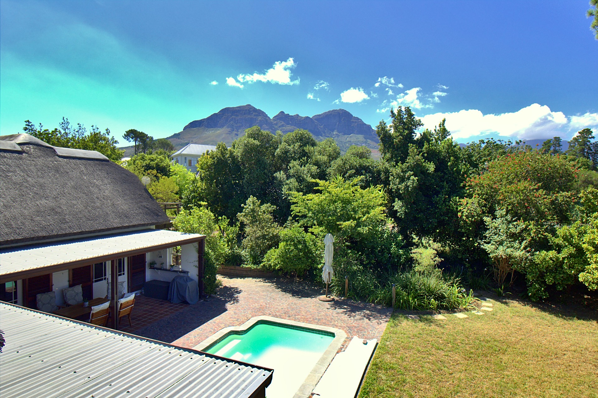 Charming Cape Dutch House for Sale in Natures Valley, Parkside Beauty 
