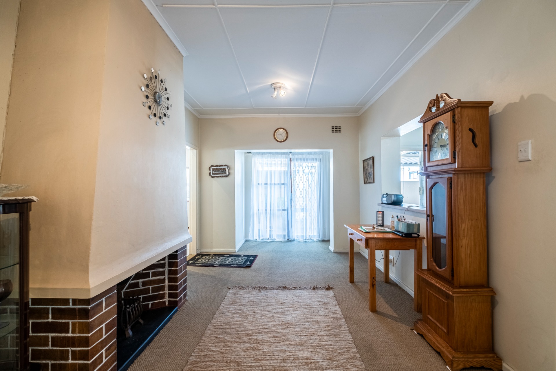 Charming House for Sale in Perridgevale Ideal Family Living 