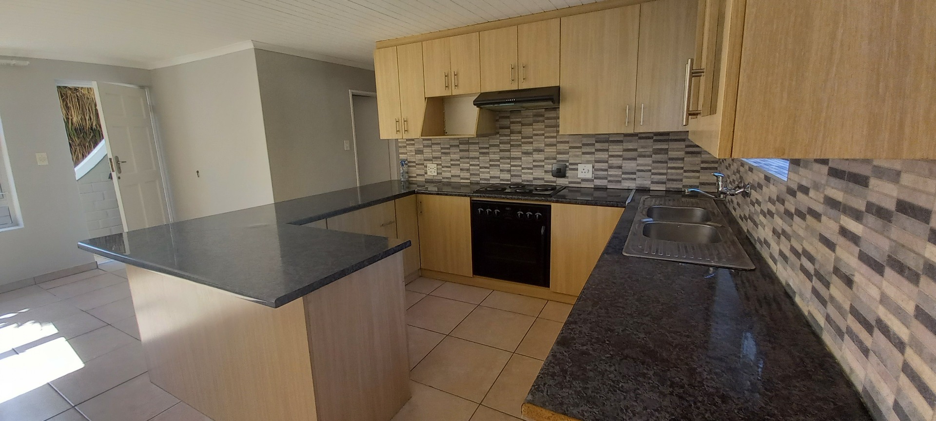 Stunning House For Sale in Anchorage Park with Separate Flat & Pool 