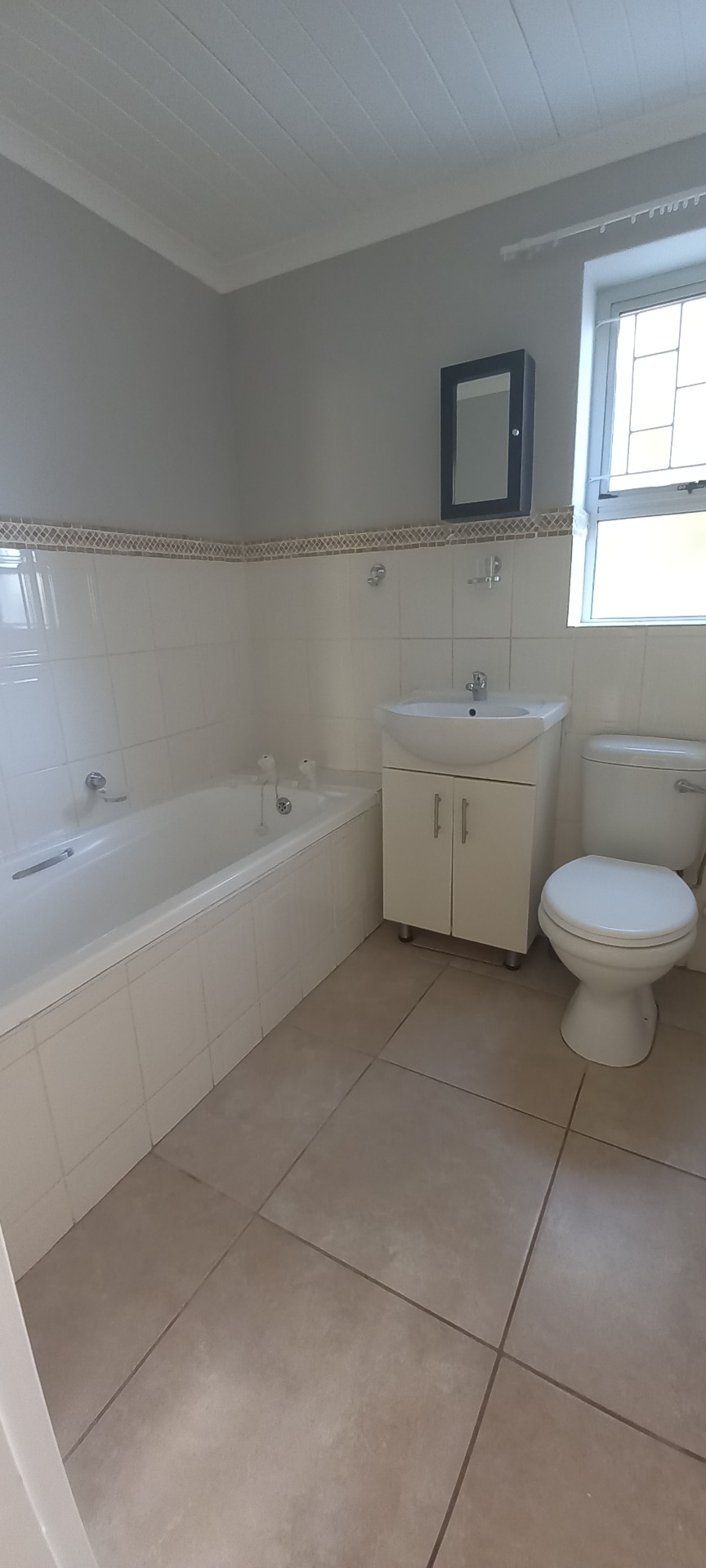 Stunning House For Sale in Anchorage Park with Separate Flat & Pool 