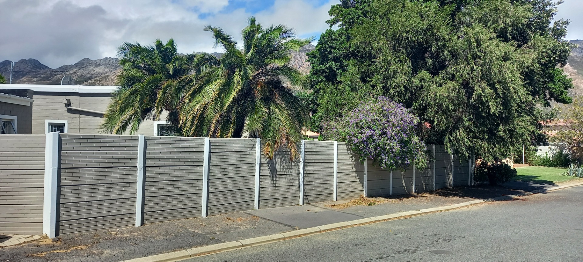 Stunning House For Sale in Anchorage Park with Separate Flat & Pool 