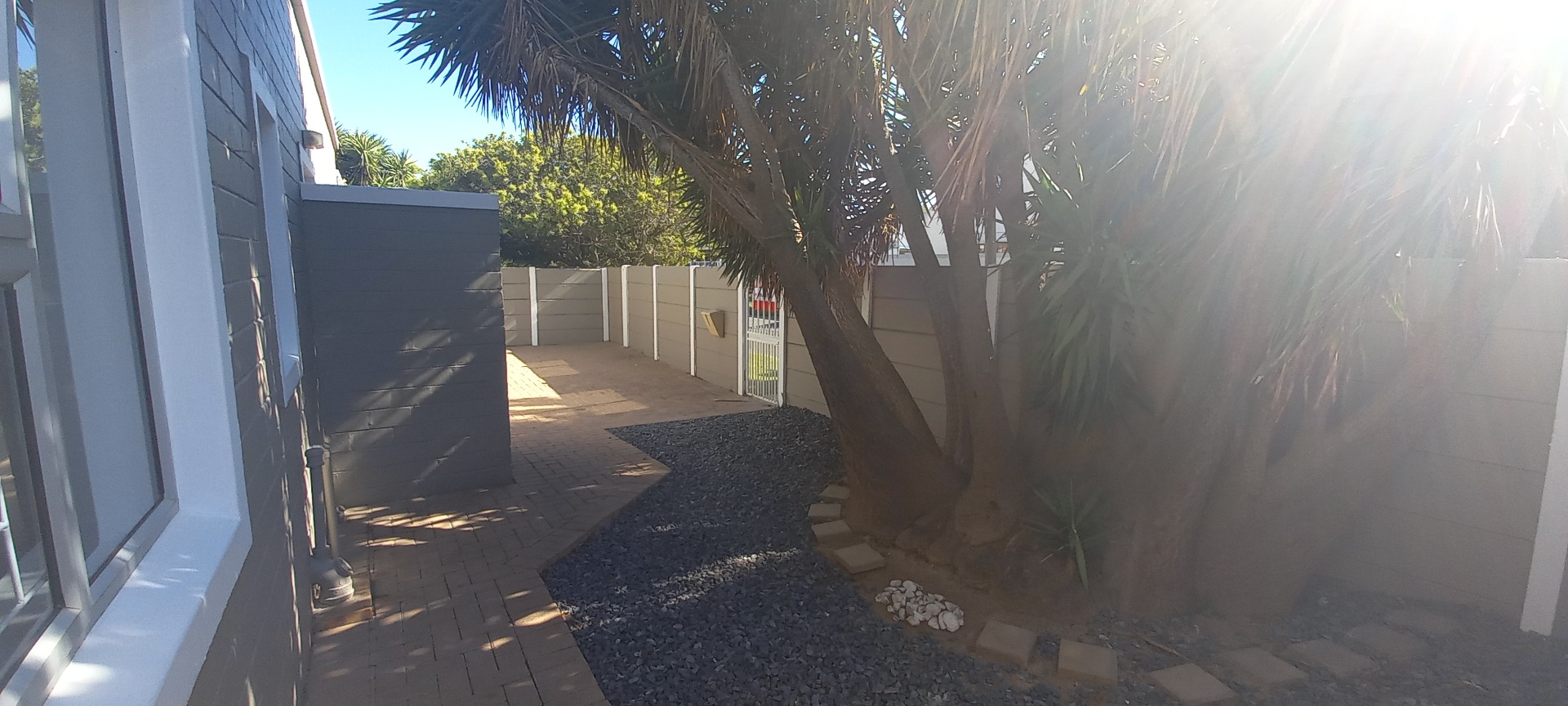 Stunning House For Sale in Anchorage Park with Separate Flat & Pool 