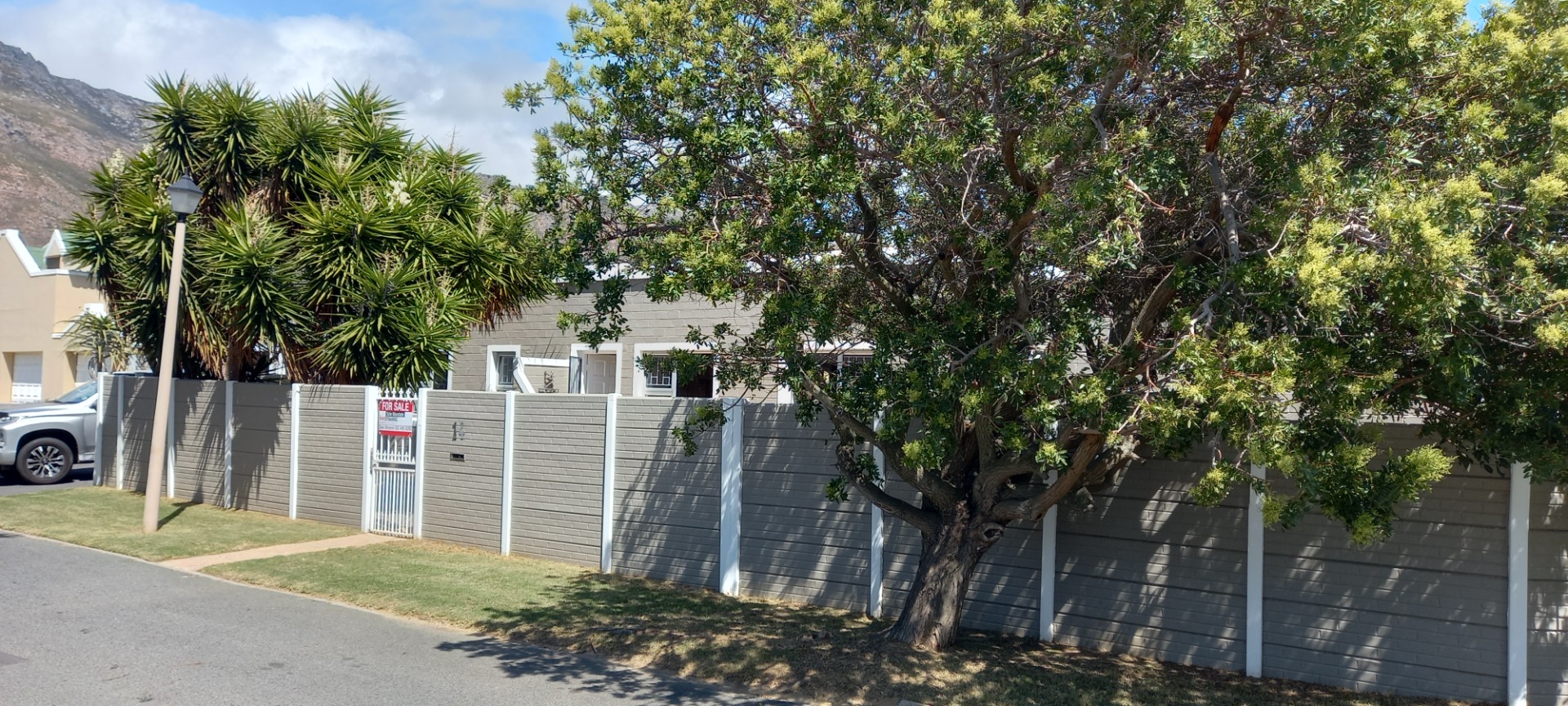 Stunning House For Sale in Anchorage Park with Separate Flat & Pool 