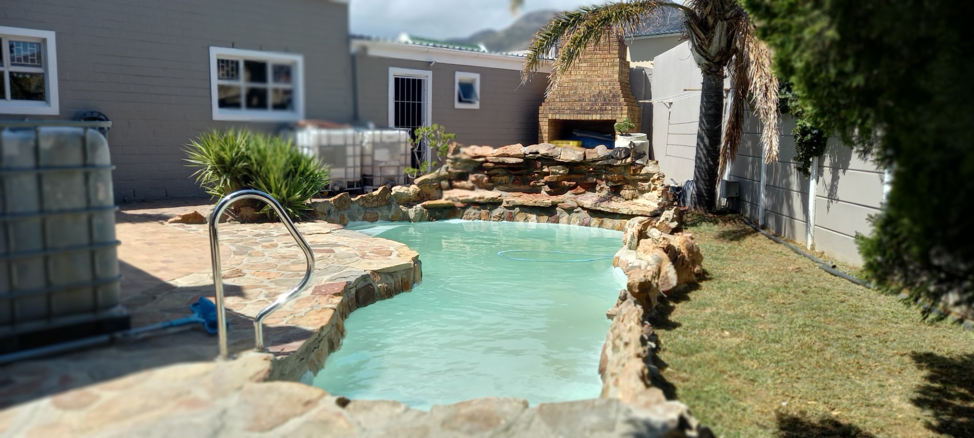 Stunning House For Sale in Anchorage Park with Separate Flat & Pool 