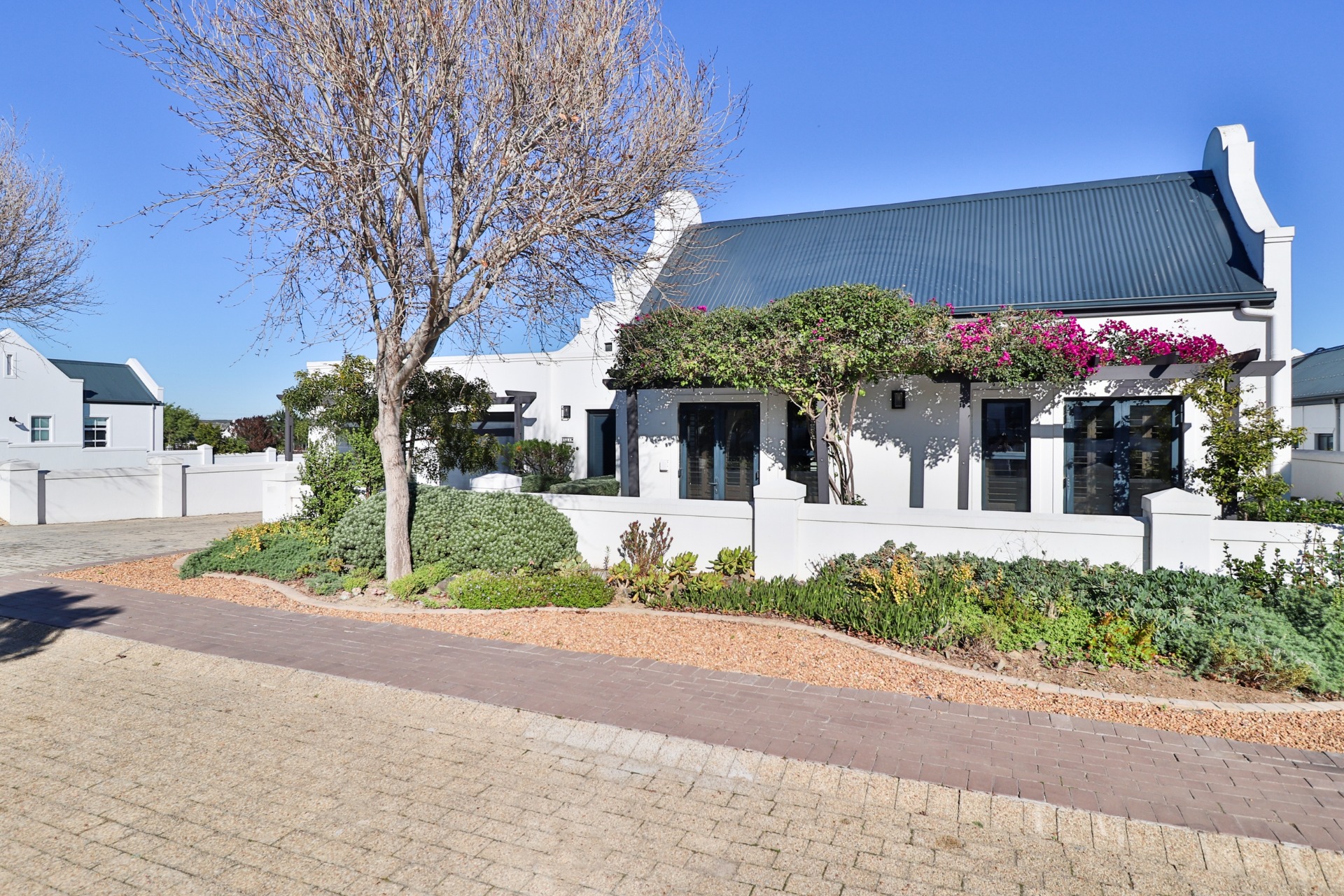 Luxury House for Sale in Croydon Vineyard Estate, Stunning Vineyard