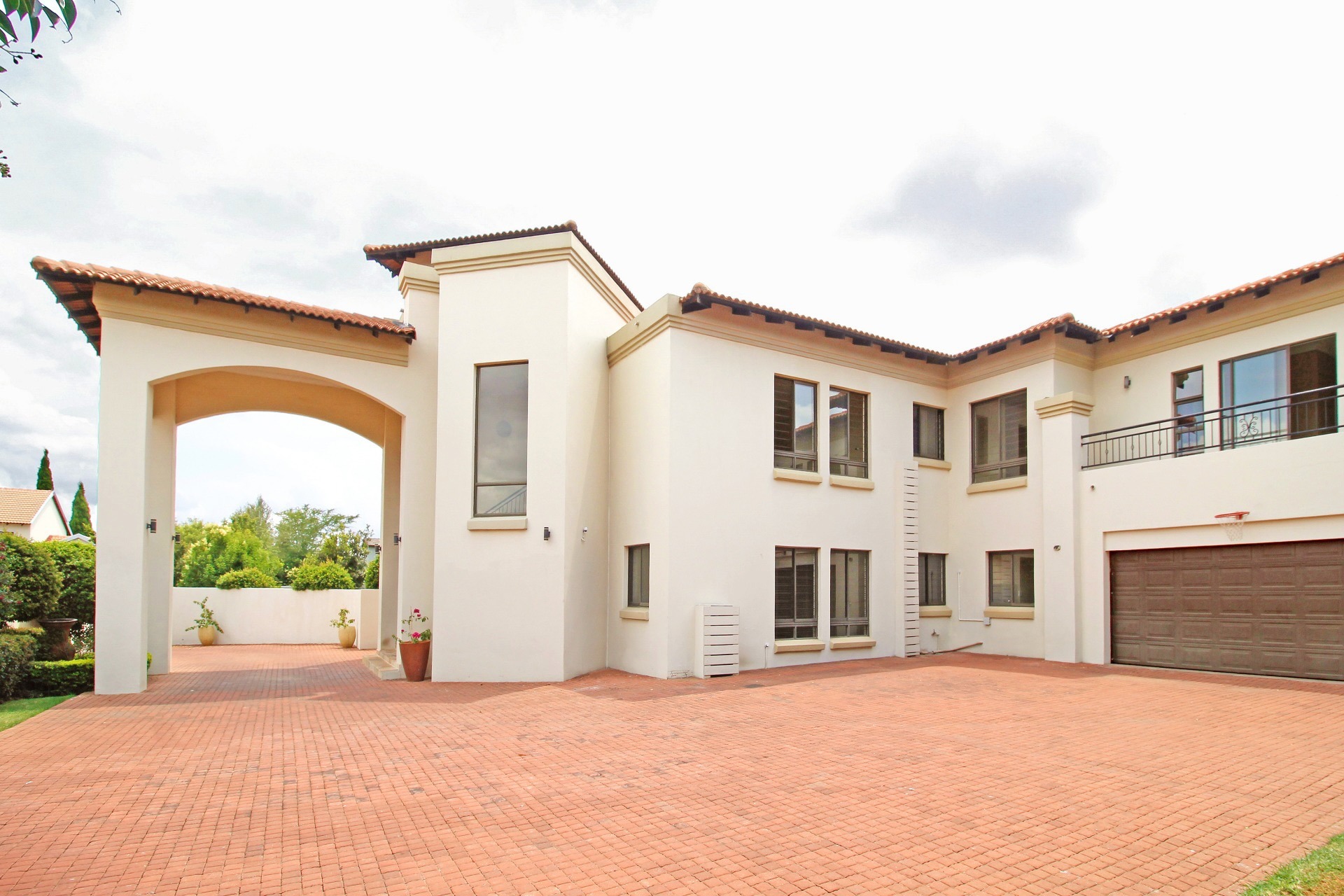 Stunning 6Bedroom House To Rent in Amberfield Manor ENT0251448