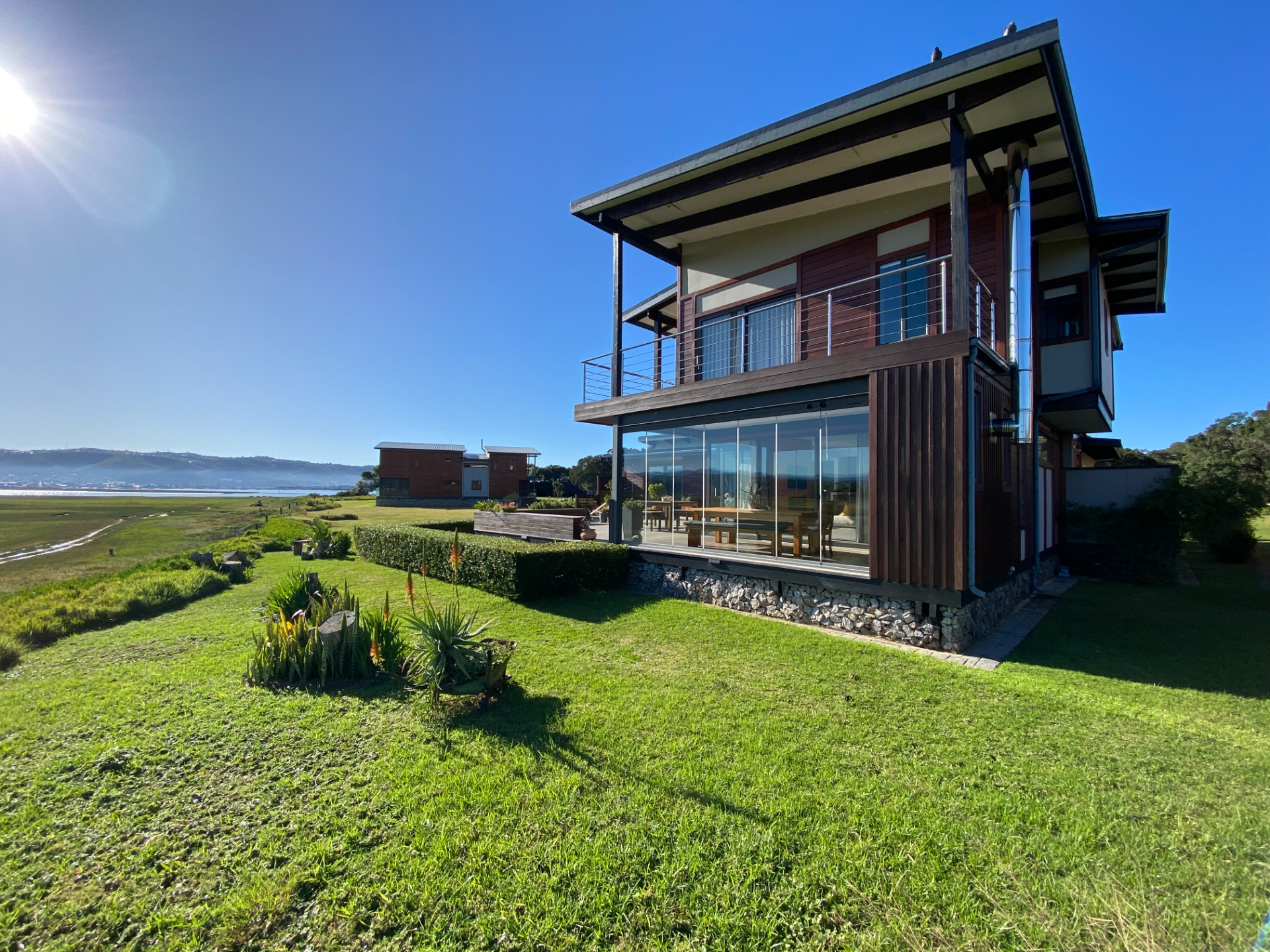 Luxury Eco Lifestyle House For Sale, Brenton On Lake Retreat 