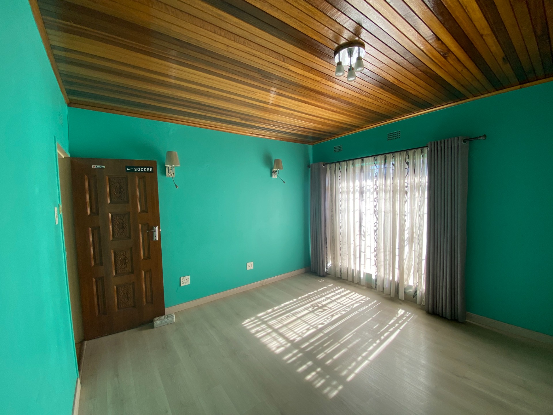 Luxury SixBedroom House For Sale in Lenasia, Ideal for Large Families