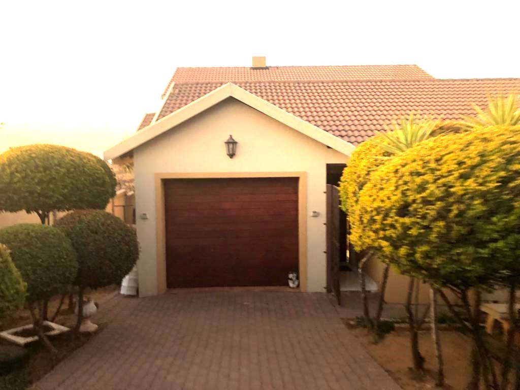 4 Bedroom House For Sale in Summerfields Estate ENT0255325 MyProperty