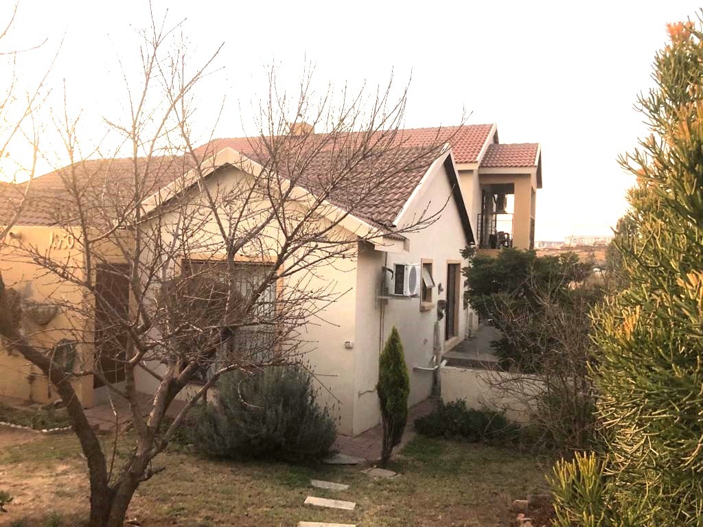 4 Bedroom House in Summerfields Estate, Centurion For Sale for R