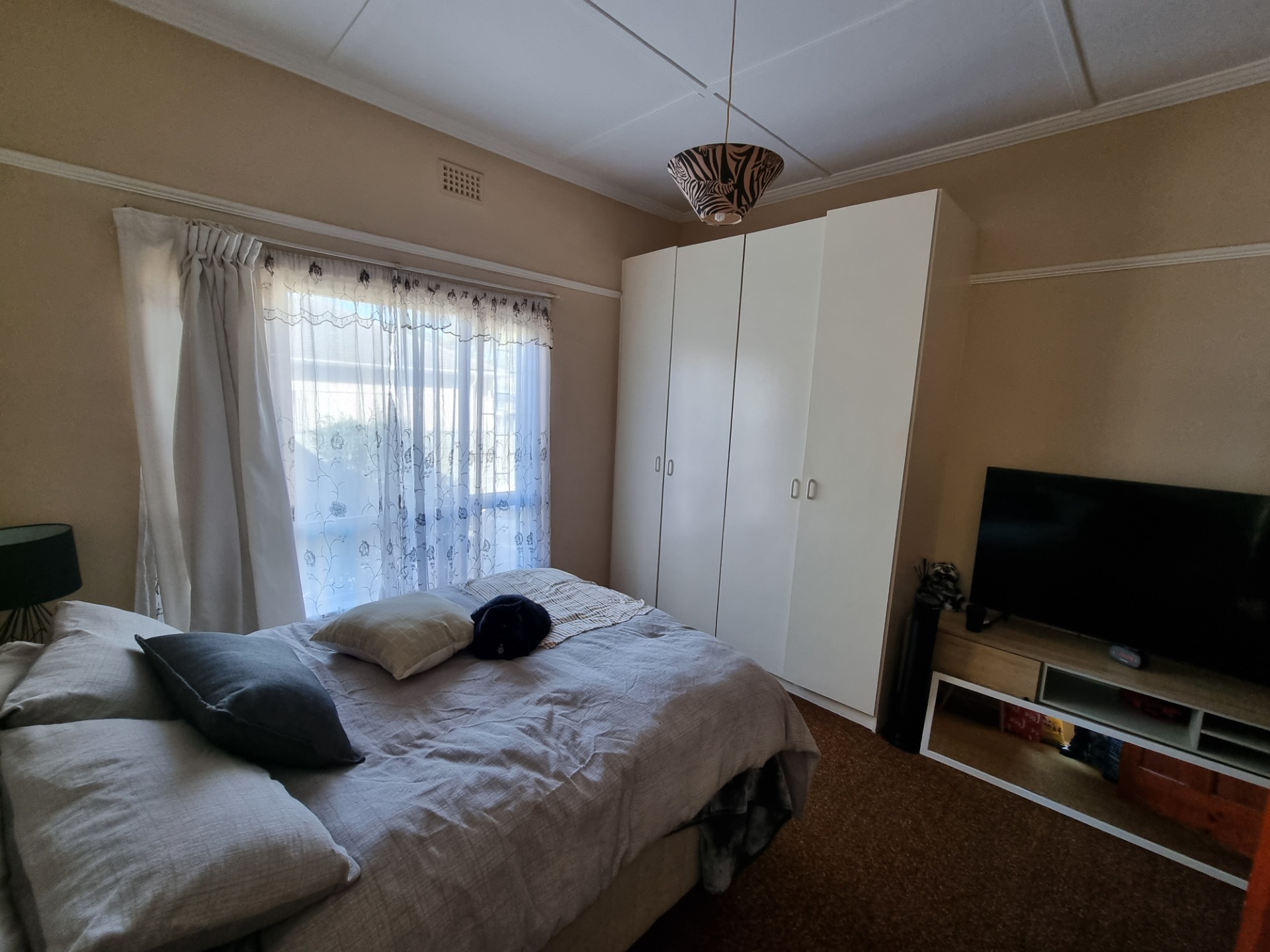 Spacious Oakdale House for Rent with Modern Features ENT0256109